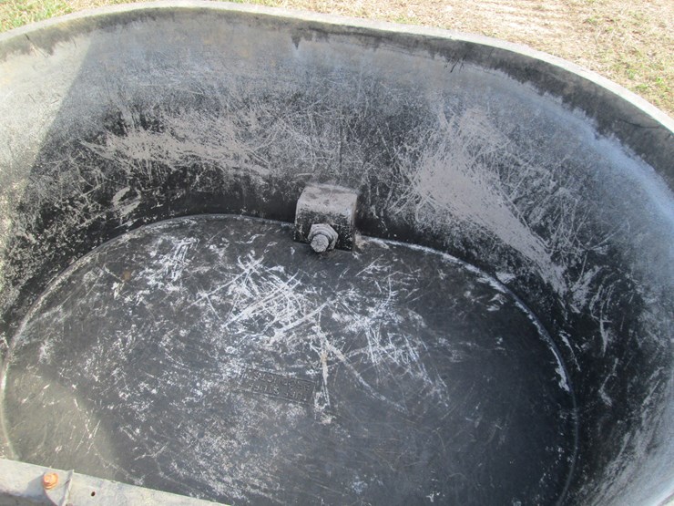 #44041-•-180gal-rubber-water-trough-image-4