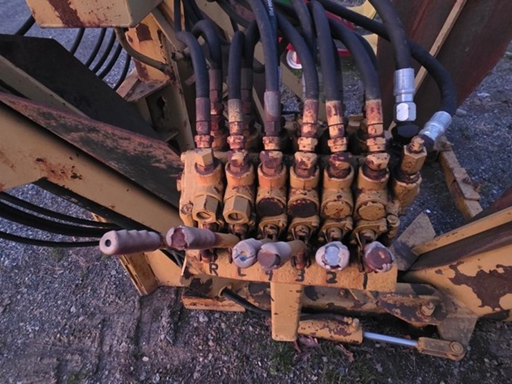 ts-44t-skidloader-tree-spade-image-13