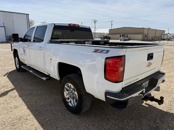 2017-chevrolet-silverado-2500hd-image-10