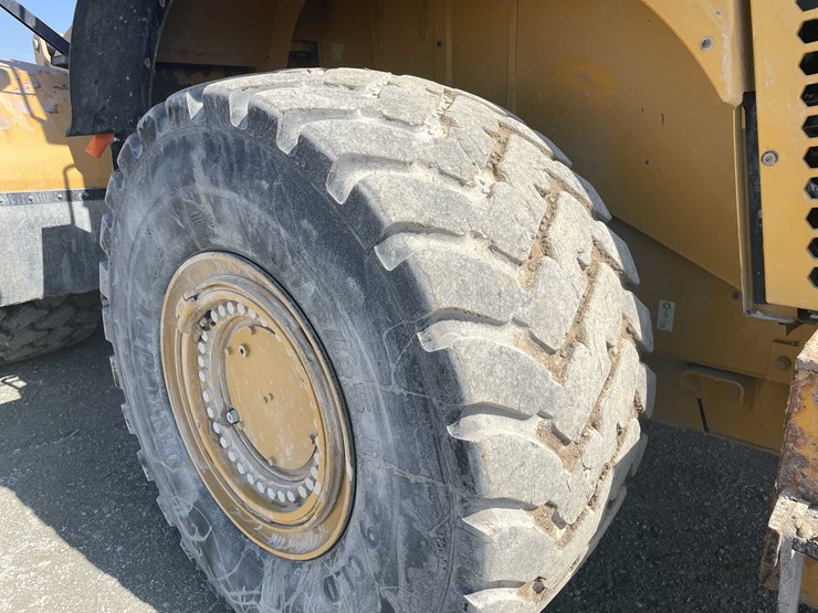 caterpillar-982m-image-10