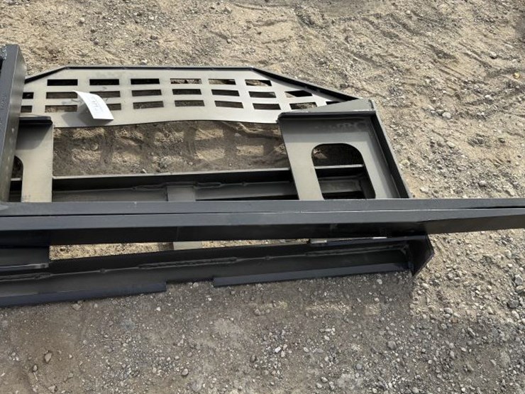 #171-•-skid-steer-forks-image-2