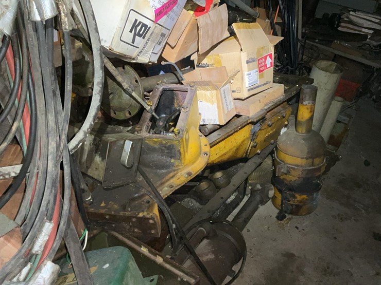 #264-•-cantilever-rack-and-contents-image-9