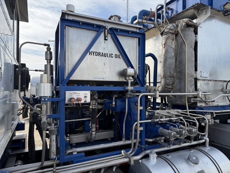 2011-cs&p-180k-scfh-10k-wp-nitrogen-pumper-mtd-on-2011-loadcraft-t/a-trailer-image-8