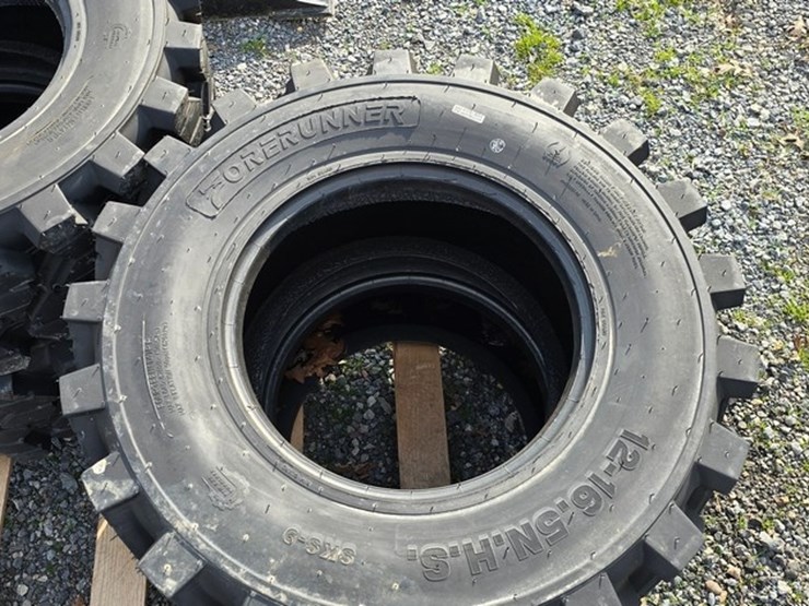 new-4-forerunner-12-16.5-hd-skidloader-tires-image-5