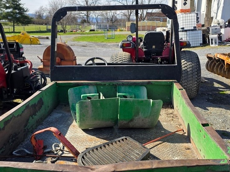 2020-john-deere-gator-image-11