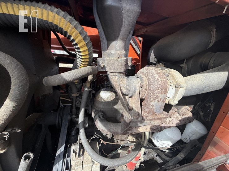 hesston-tractor-2805-image-38