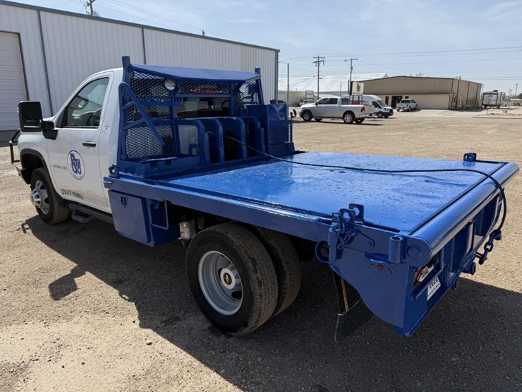2022-chevrolet-silverado-3500hd-image-7