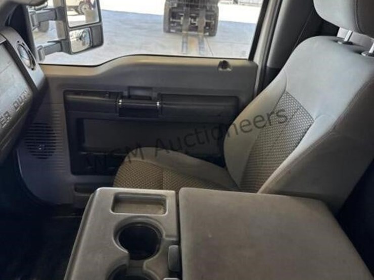 2014-ford-f550-image-21