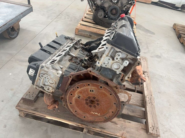 ford-6.8-liter-v10-engine-core-–-as-is-for-parts-or-rebuild-image-1