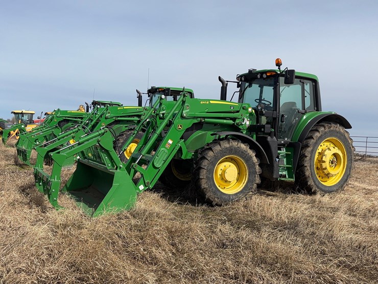 2018-john-deere-6145m-image-1