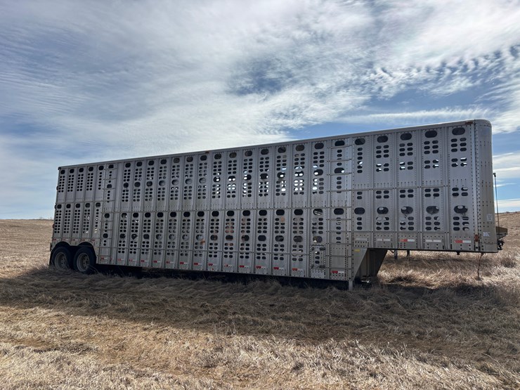 1989-wilson-livestock-trailer-image-4