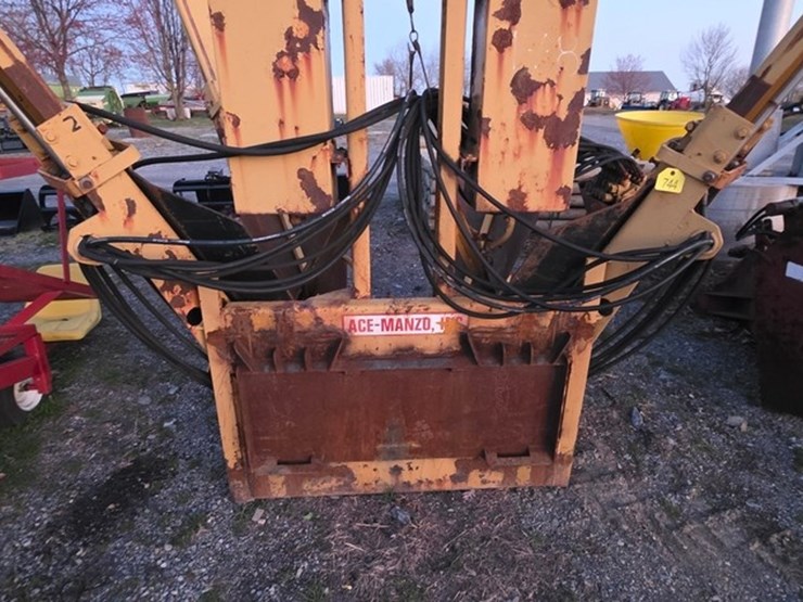 ts-44t-skidloader-tree-spade-image-5