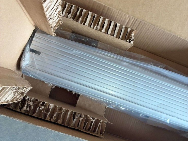 chargepoint-electric-vehicle-charging-station-in-original-box-image-7