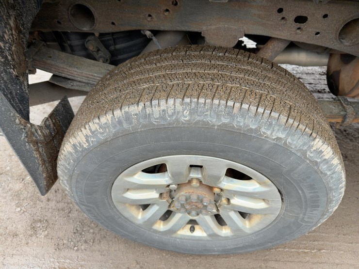 2016-chevrolet-silverado-2500hd-image-9