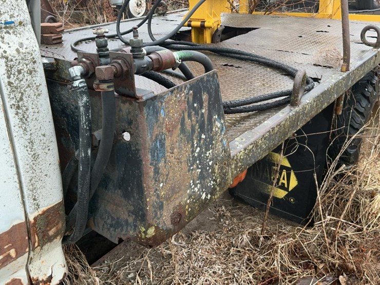 #301-•-1980-ford-k604-flatbed-truck-image-40