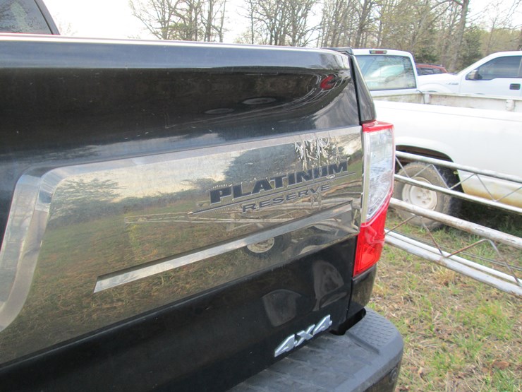 2016-nissan-titan-image-9