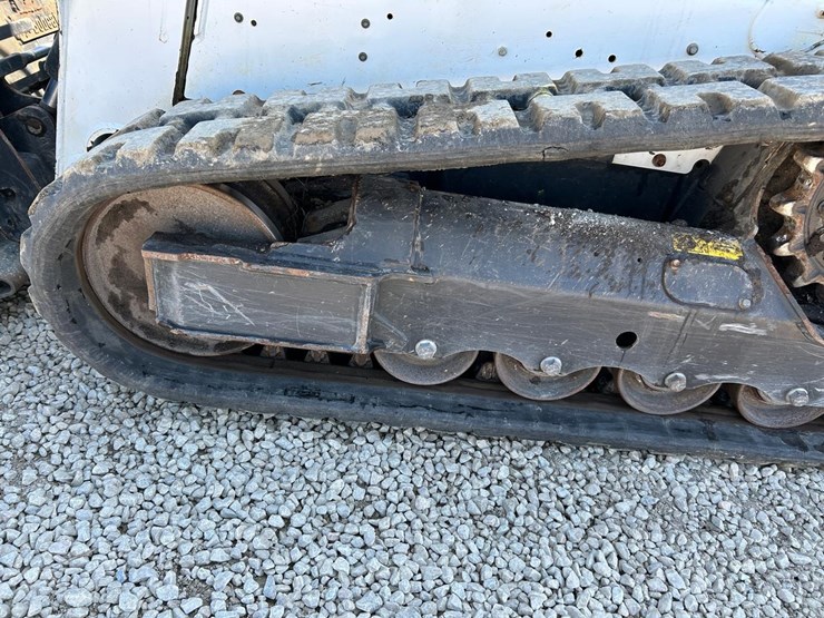 2023-bobcat-t595-image-17