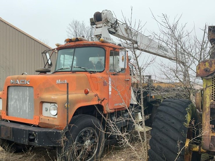 #303-•-mack-crane-truck-image-7