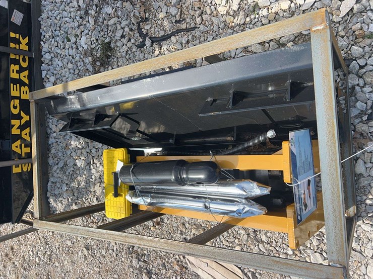 agrotk-skid-steer-hydraulic-hammer-image-2