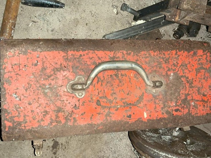 #231-•-parts-shelf-and-contents-image-5