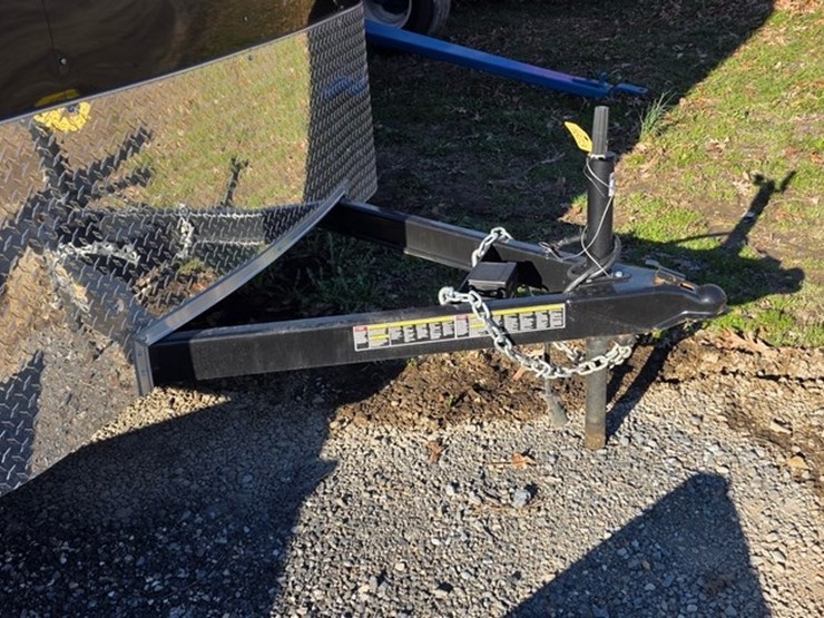 new-2005-carry-on-2-axle-box-trailer-(title)-image-19