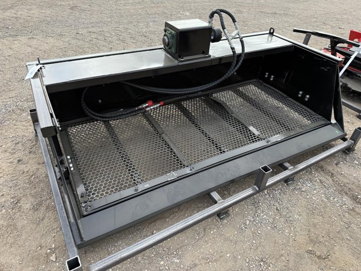 #166-•-skid-steer-79"-vibrating-screening-bucket-image-1
