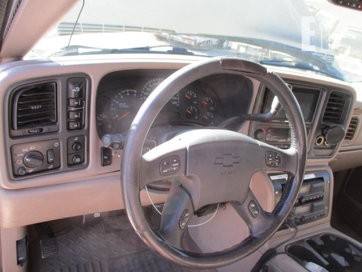 2003-chevrolet-3500-image-11