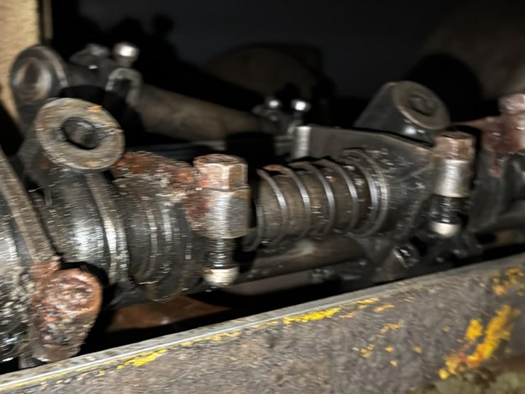 #263-•-steel-shelf-and-cat-engine-parts-image-21