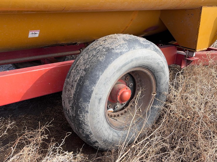 knight-reel-auger-feed-wagon-image-4
