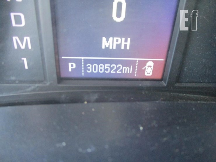 2015-chevrolet-2500hd-image-17