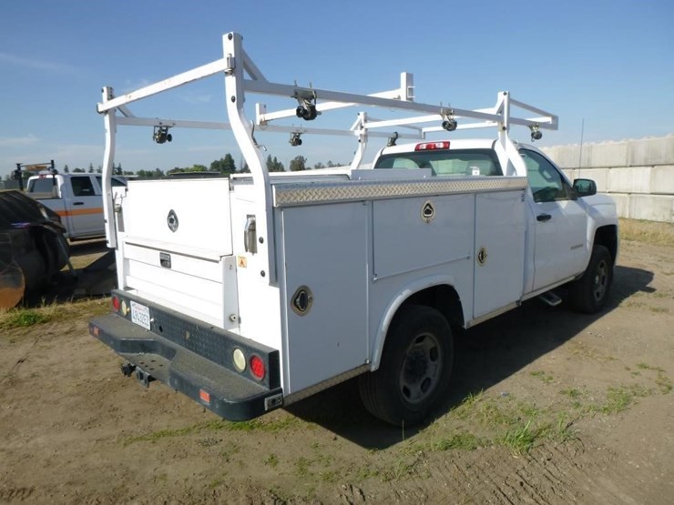 2017-chevrolet-2500-image-4