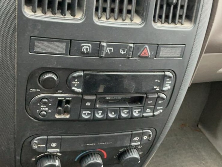 2003-dodge-caravan-se-image-24