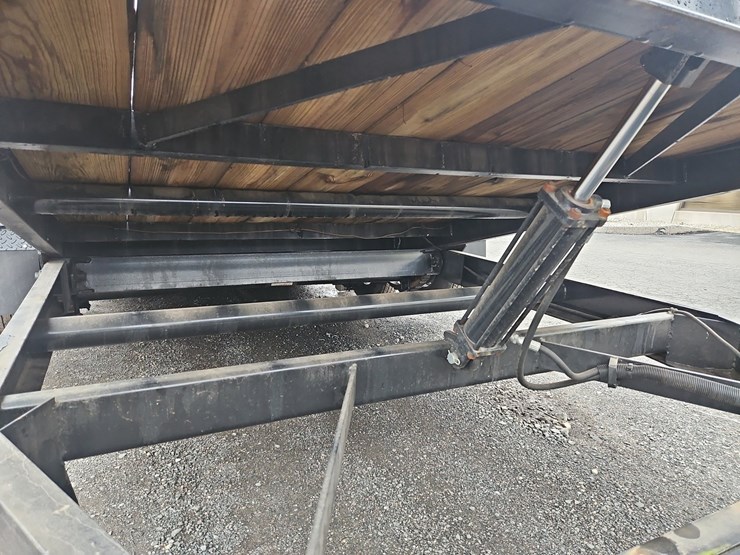 2020-pequea-18'-t/a-power-tilt-deck-trailer-image-13