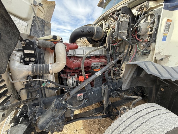 2015-mack-pinnacle-cxu613-image-21