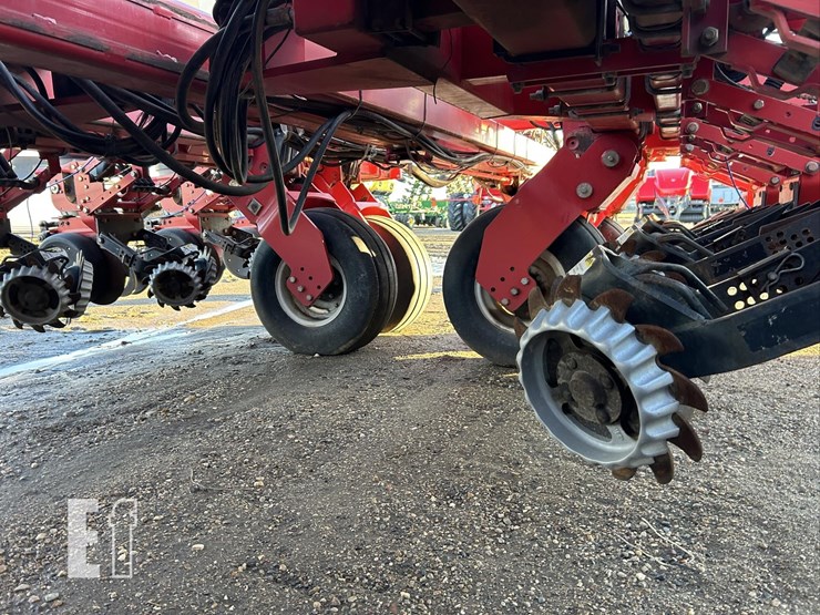 2009-white-8516-image-30