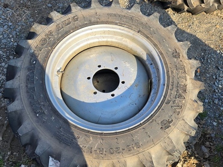 new-2-titan-9.5-20-tires-&-rims-image-4