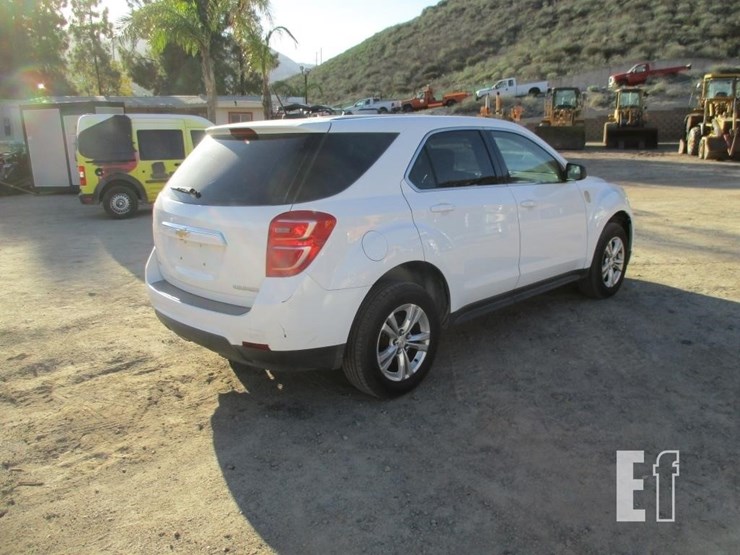 2016-chevrolet-equinox-ls-image-3