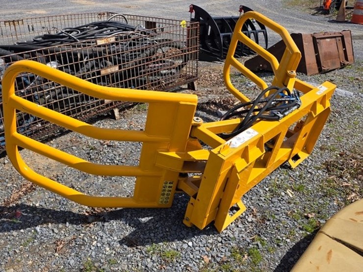 new-sundown-skidloader-bale-squeezer-image-2