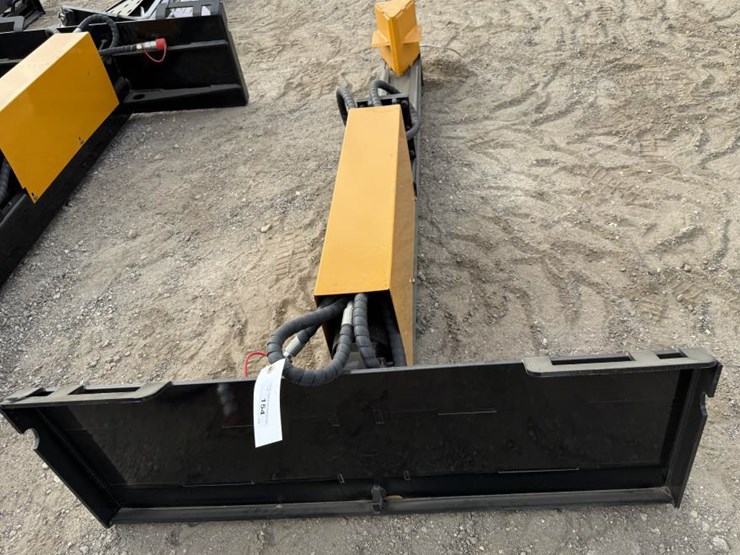 #154-•-skid-steer-horizontal-log-splitter-image-4