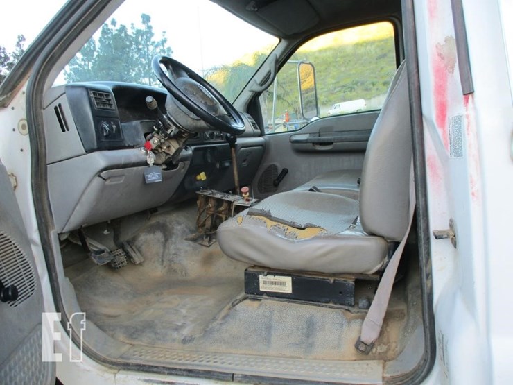 2001-ford-f750-image-8