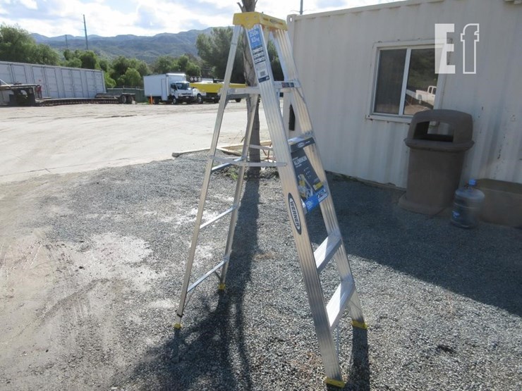 werner-6'-aluminum-step-ladder-image-2