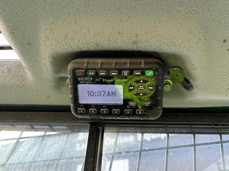 2023-new-holland-c337-image-24