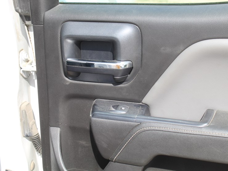 2015-chevrolet-1500-image-13