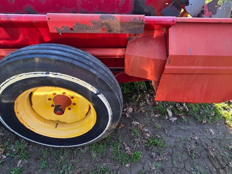 new-holland-155-image-13