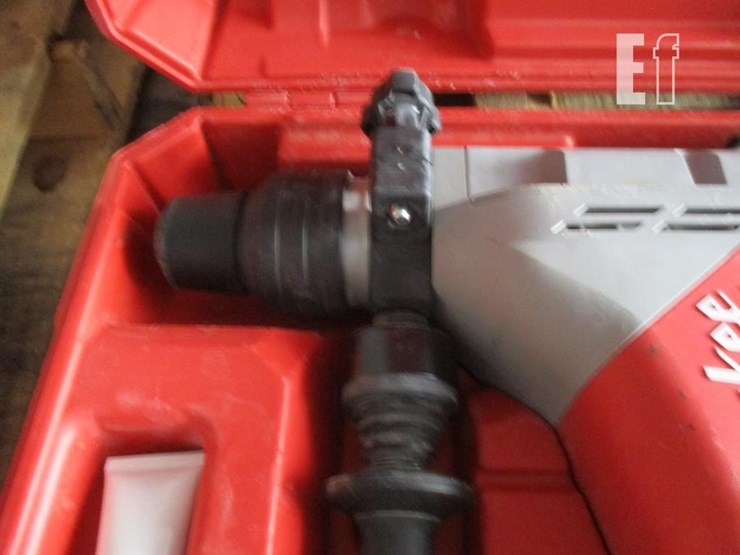 milwaukee-wavs-rotary-hammer-image-3