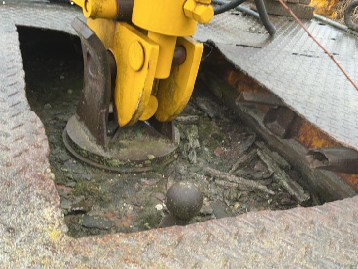 #301-•-1980-ford-k604-flatbed-truck-image-37