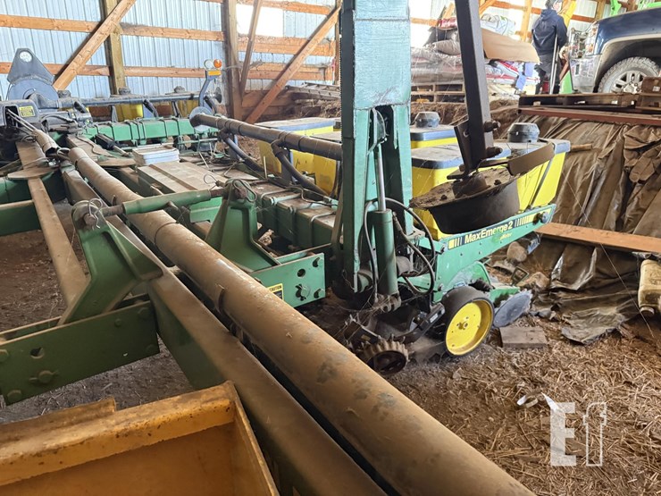 1993-john-deere-7200-image-3