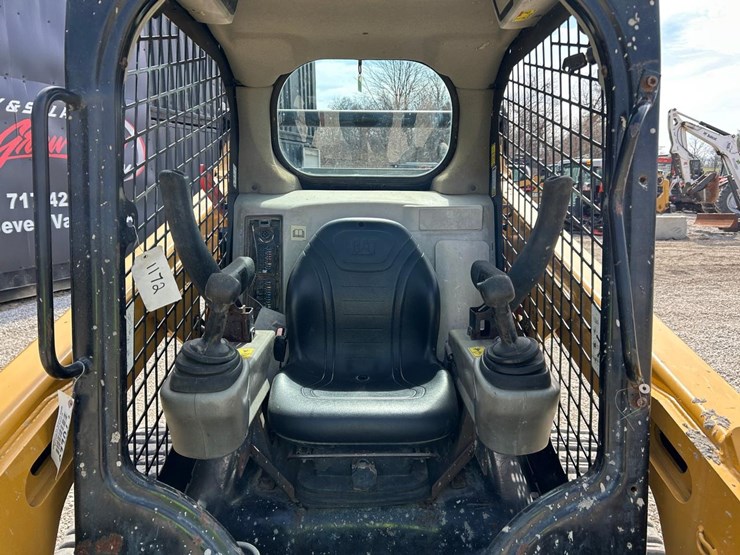 caterpillar-257d-image-12