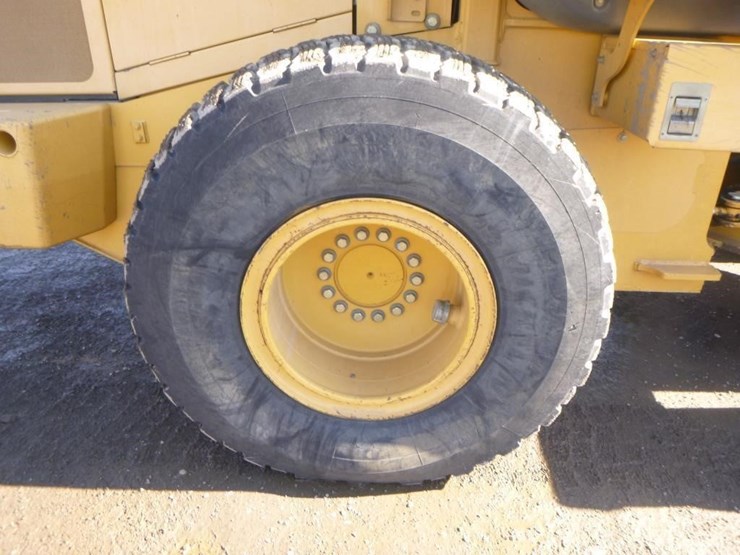 2005-deere-624j-image-34