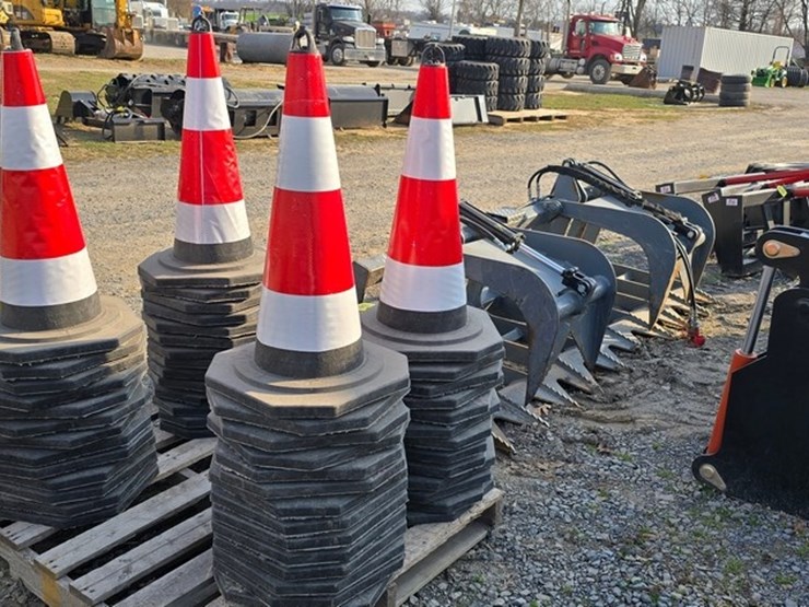 new-27-traffic-cones-image-4